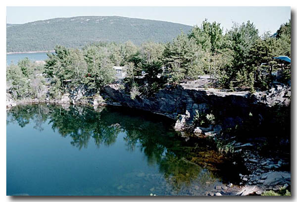 acadia0701_02